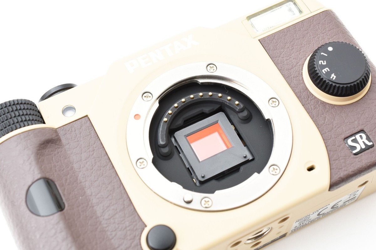 T*i様 PENTAXQ10 PENTAX Q10 12.4MP Digital Camera Sand Brown Rare Color From Japan