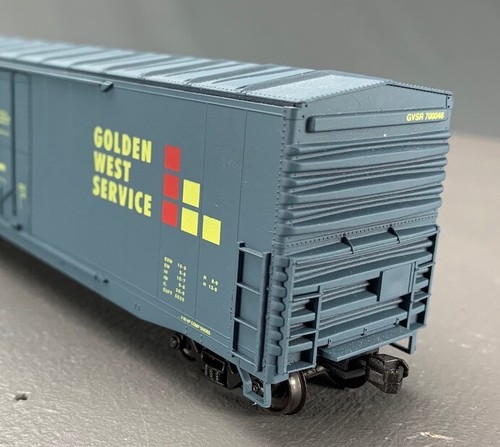 Coche de carga HO Accurail Golden West 50' puerta enchufable soldado RD# 700048 112-5816 HO368 | Zustand: Used