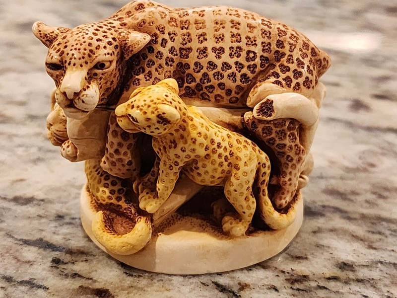 Harmony Kingdom TJLE Sleepy Hollow Leopard & Cubs 1996