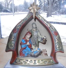UNIQUE PORCELAIN MANGER on BRUSHED NICKEL WEIGHED BASE 7"H STOCKING HANGER