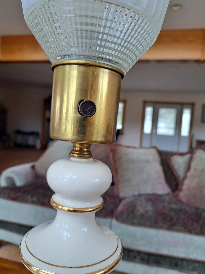 Porcelain Oriental Unique Floral Diffuser Leviton Mid Century Modern Table Lamp - Image 4 of 4