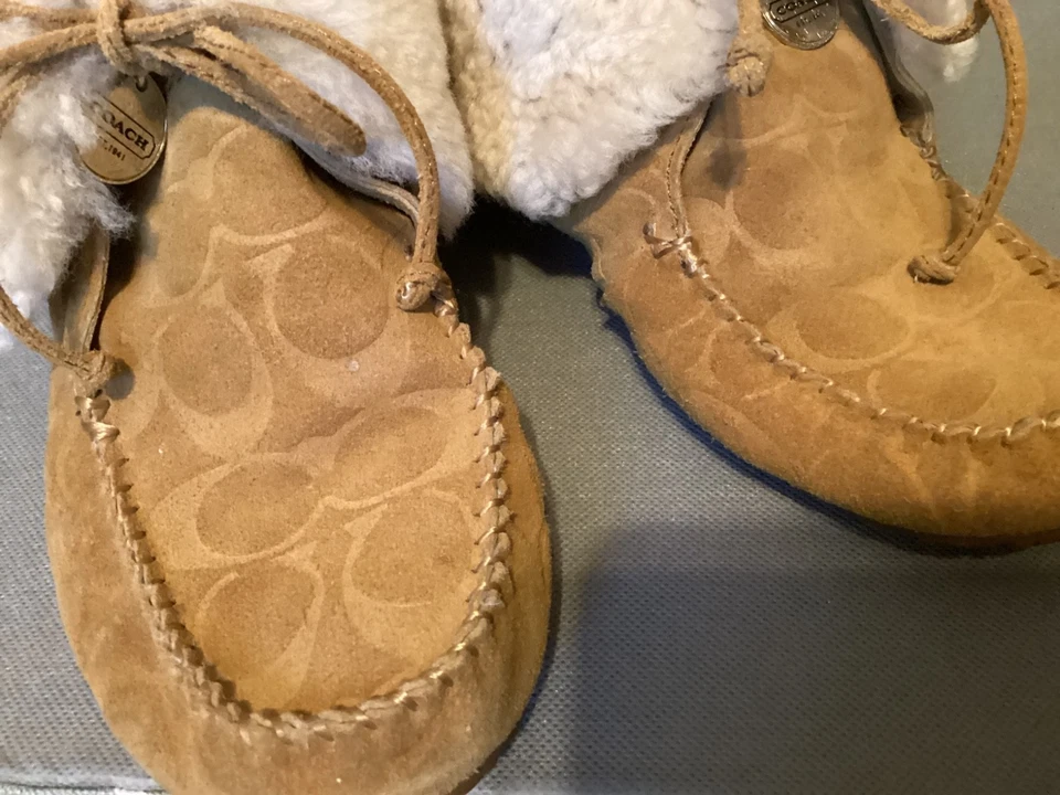 Coach Cathee желтовато-коричневый замши стриженный мех монограмма мокасины туфли Sz. 10 - Изображение 2 из 4