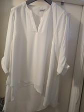 Image of EVANS white tunic top.size 18.BNWT