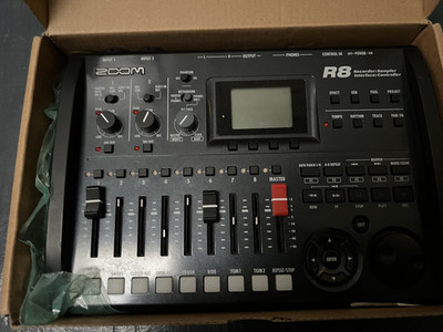 Zoom R8 Eight-Track Digital Recorder