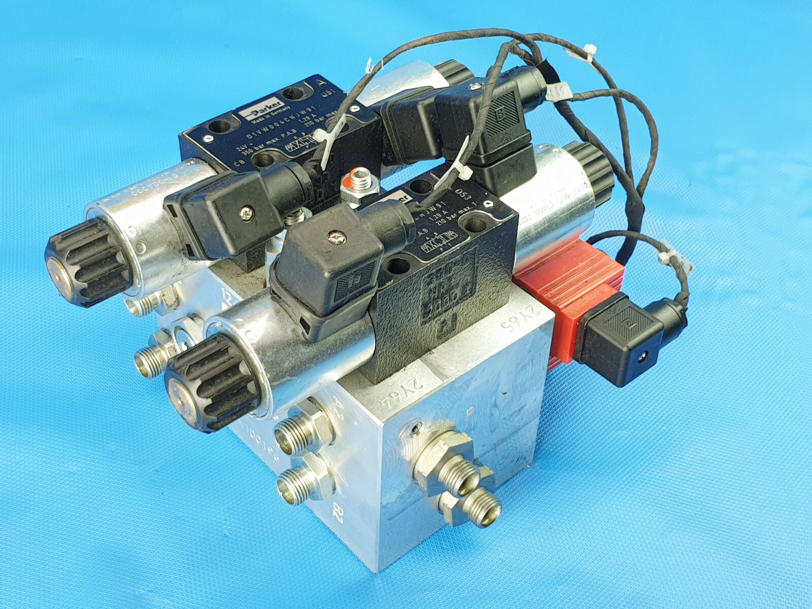 Parker LOG Hydraulic 1243901A LO00011 Control Block Hydraulic Valve M100196