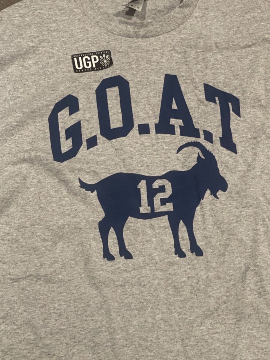 12 Tom Brady Grey GOAT T Shirt Size Medium