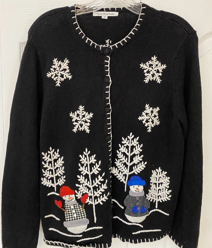 Cárdigan suéter mediano Mercer Street Studio para mujer negro con botones de Navidad Foto 4 de 4
