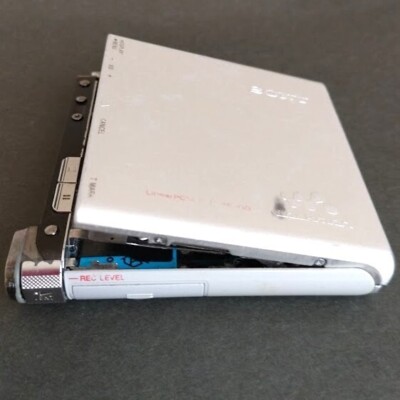 SONY MZ-RH1 Net MD WALKMAN Hi-MD Silver with accessories For