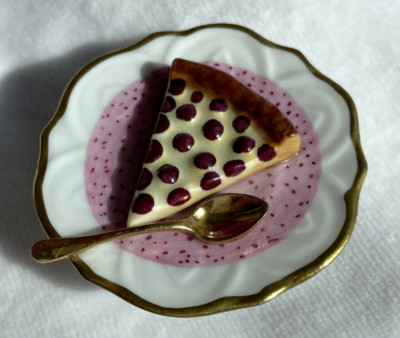 Limoges Box ~ Cherry Pie in Plate ~ P.V. ~ Peint Main ~ France