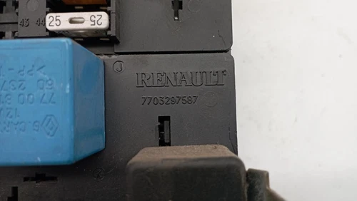 7703297587 Caja Reles/Fusibles para RENAULT MASTER COMBI 1129917 - Imagen 2 de 3