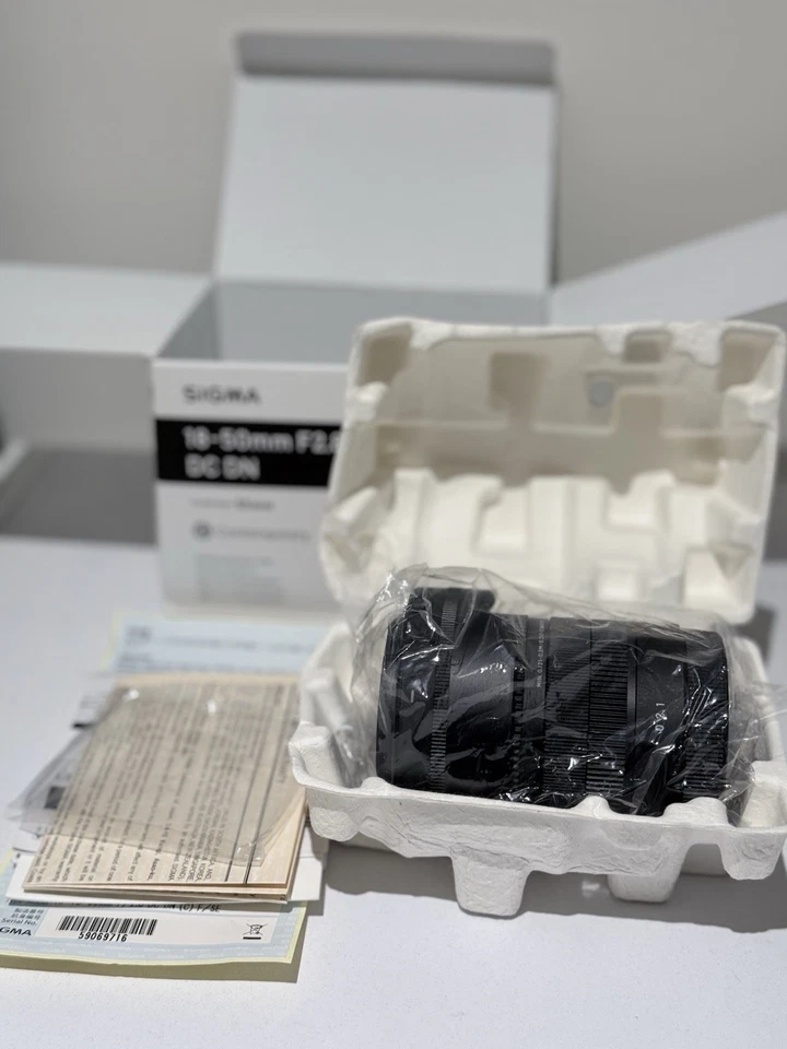 sigma 18-50mm f2.8 sony - image 2 of 4