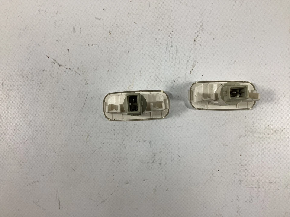 1998 - 2003 Jaguar XJ8 Vanden Plas Interior Trunk Light Lamp LNA5380BA OEM . - Image 4 of 4