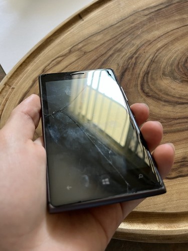 Nokia Lumia 925 Retro 2013 Windows Smartphone - Black 16GB - Picture 9 of 13