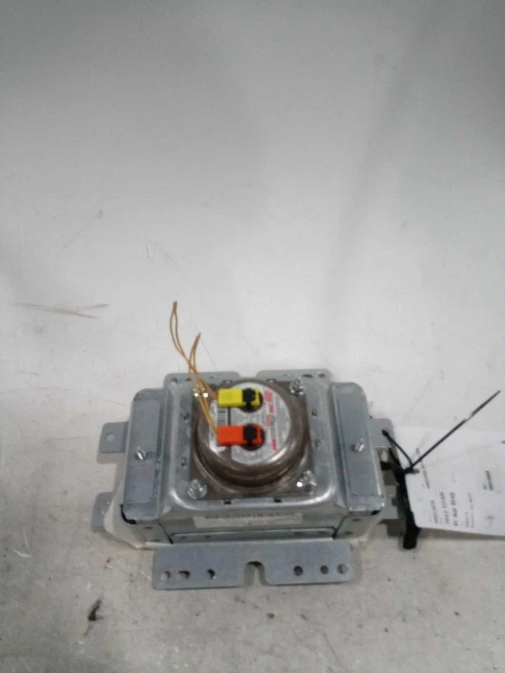 Used Right Instrument Panel Air Bag fits: 2012 Nissan Titan passenger dash Right - Imagem 2 de 4