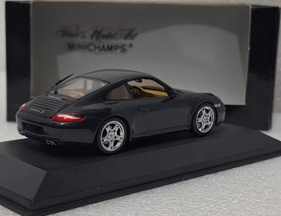 Porsche 911 (997) Carrera S 2004 Grey Met 1:43 Minichamps