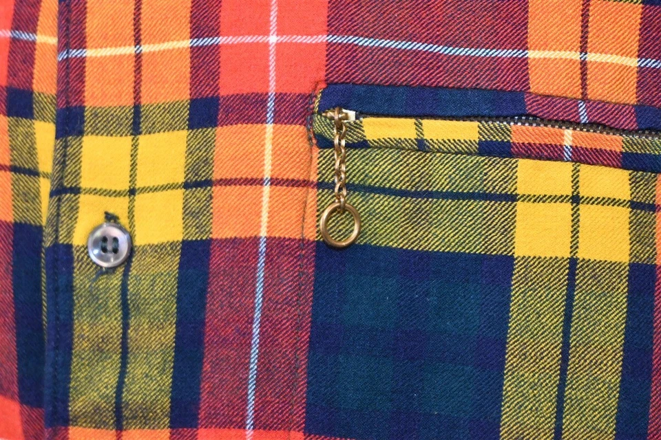 CAMISA MASCULINA VINTAGE ANOS 40 VIYELLA GERHARD KENNEDY VERMELHA AZUL XADREZ FLANELA BOTÃO PARA BAIXO L - Imagem 3 de 4