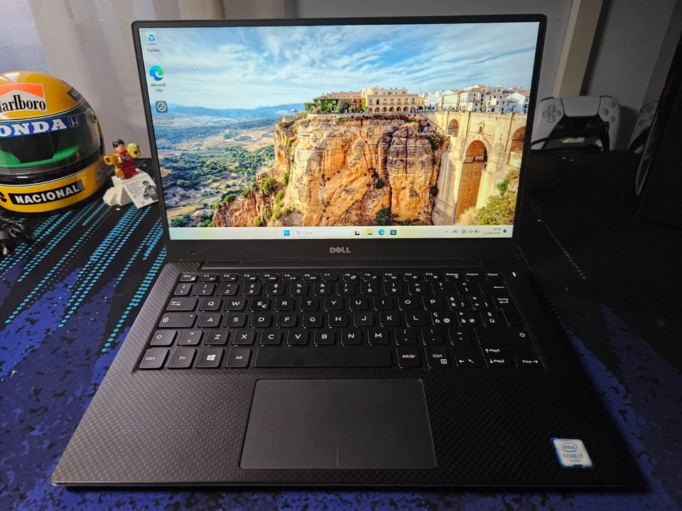 Dell XPS 13 9350 13,3" Intel i7-6500U 8GB 256 SSD - Immagine 2 di 4