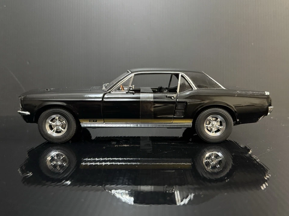 1967 Ford Mustang GT Coupe Black 1/18 Greenlight HTF ! - Image 4 of 4