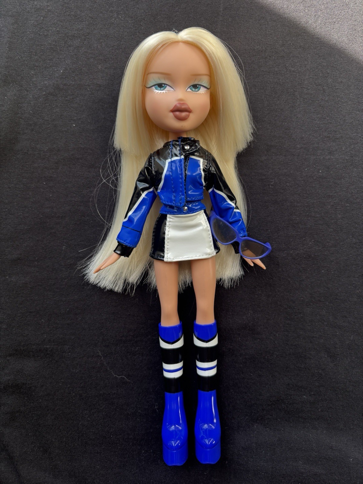 OUT OF BOX Bratz Scorchin Cloe doll