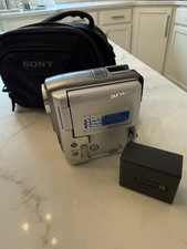 Sony Handycam DCR-PC109 Digital Video Camcorder w/ Battery And Charger. Works