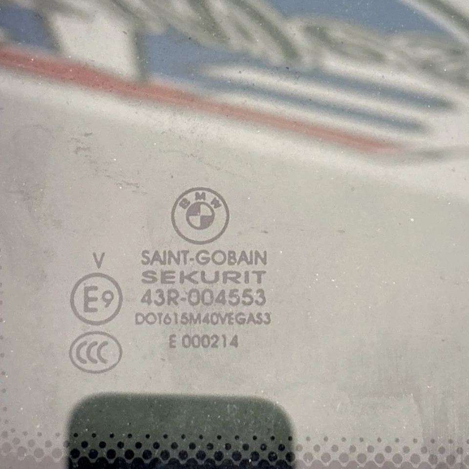 BMW X6M 2020-25 cuarto de ventana lado derecho OEM con moldura Foto 2 de 2