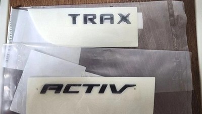 Rear Black TRAX ACTIV Emblem 3D Car Badge For 2024-2025 Trax 42848442