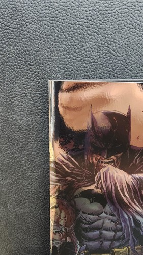 Batman 136 Tyler Kirkham Battle Damage Virgin SDCC variante esclusiva foil - Foto 5 di 15