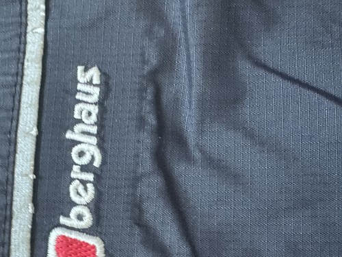 Berghaus Kid Aq2 Windbreaker Size 11/12year In Great Condition - Picture 7 of 8