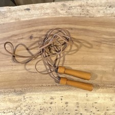 Everlast Leather Jump Rope with Adjustable Wooden Handles for Gym Training