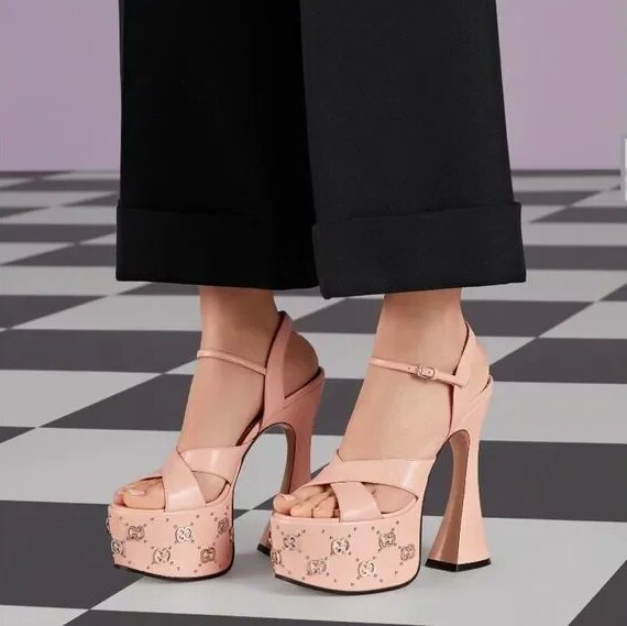 グッチ Gucci Jane Sandals NEW GUCCI Janaya Interlocking GG Studs Rose Leather Platform