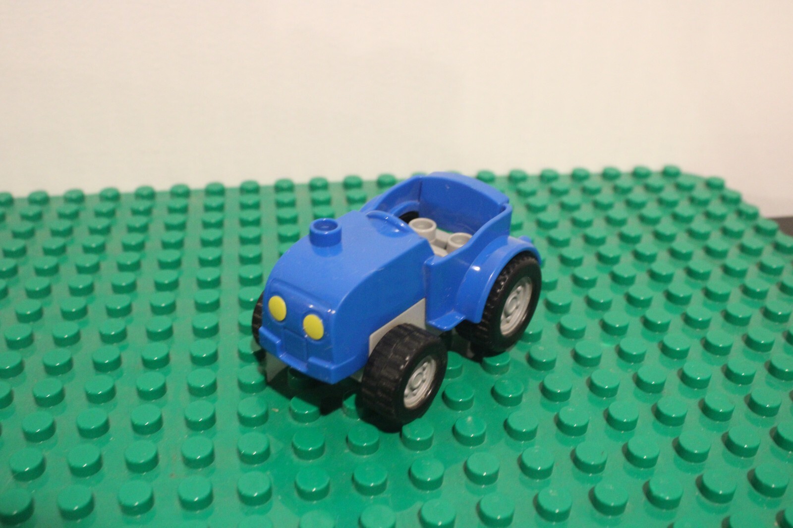 Duplo Blue Farm Barn Tractor Gray Vehicle Wheels Riding Mower Farming