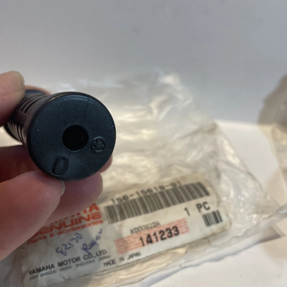 Yamaha YZ DT MX IT RD YA XS TY TX 1962-82 cubierta de palanca de patada como nuevo OEM 156-15618-01 Foto 3 de 4