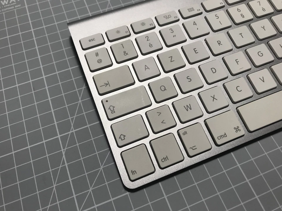 Apple A1314 clavier aluminium sans fil Bluetooth AZERTY Français - TESTÉ - Photo 3/4