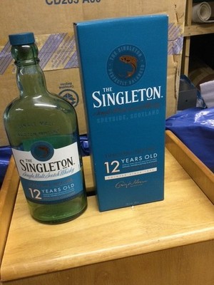 Empty 12 year old Singleton Whisky bottle and box in excellent condition (162)