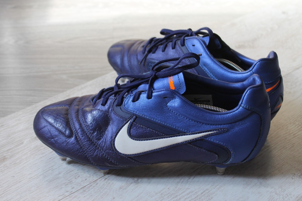 2011 Rare Nike CTR360 Maestri Libretto II SG Football Soccer