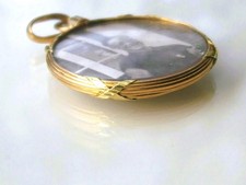 Collier Plaque Or Collier Fantaisie Vintage - Métal Doré - Neuf Avec étiquettes - Bijou Sans Marque Chanel Collier