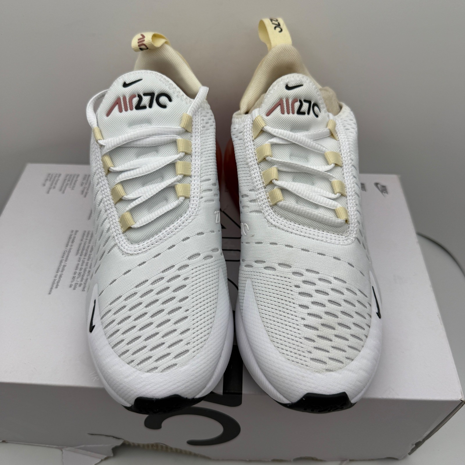 Nike Air Max 270 Women Size 6 White Black Pink Running Lifestyle Shoes thumbnail 2