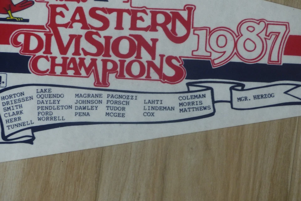 PENNANT FELT  1987 ST.LOUIS CARDINALS NL EASTERN DIVISION CHAMPS TEAM NAMES NICE - Image 2 of 4
