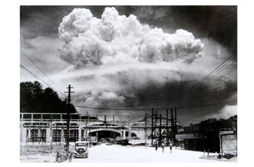 Nagasaki Atomic Bomb Blast PHOTO Japan Ground Level, Fat Man Nuclear Detonation - Picture 1 of 2
