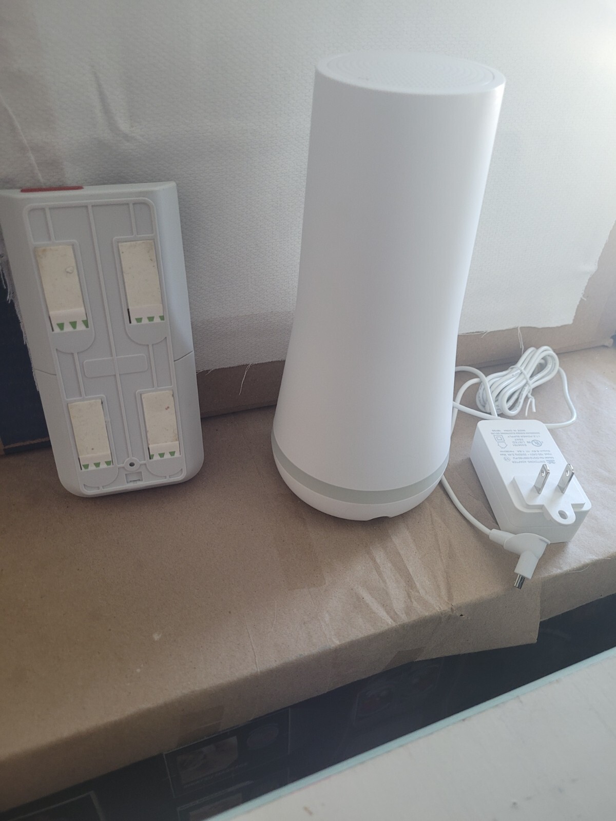 SimpliSafe Security System Gen 3 with Keypad and Power Adapter