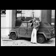 Photo A.015996 VOLKSWAGEN 181 & JAMES CAAN A BRIDGE TOO FAR FILM 1976