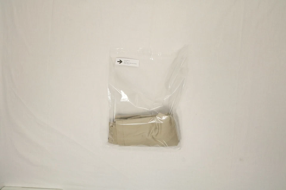 Pantalones Cortos Para Hombre Claiborne Beige Caqui Elastizados 30W Usados en Excelente Condición Foto 4 de 4