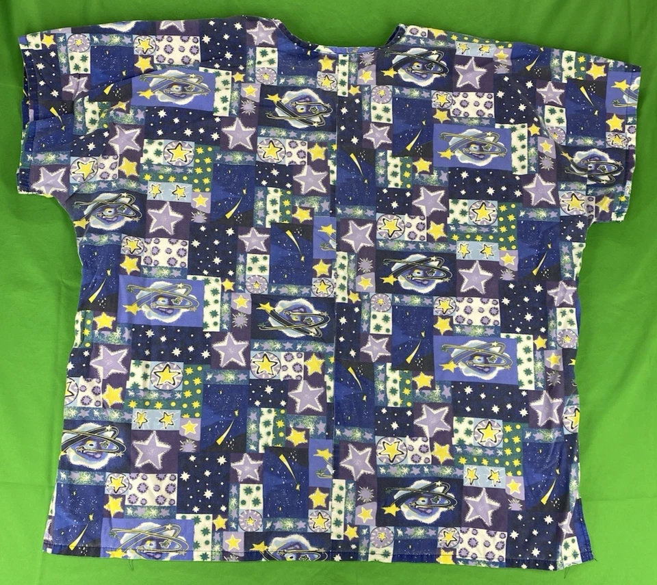 2 XL Planet Star Checkered Pattern MHD Scrubs Scrub Top - Image 3 of 4