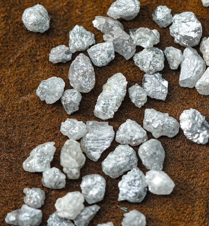 Diamante suelto blanco natural en bruto de 2 quilates sin cortar para un dise...