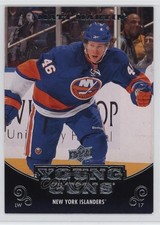 2010-11 Upper Deck Young Guns Matt Martin #233 0f7x