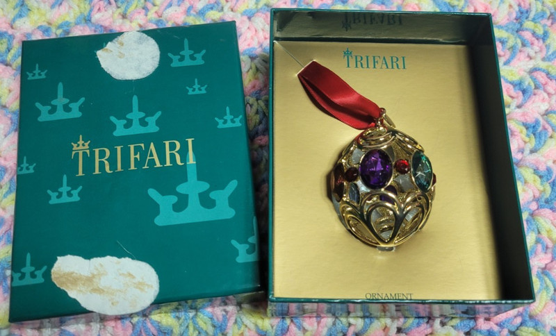 RARE Trifari Gem Rhinestone Gold Egg Ornament New In Original Box