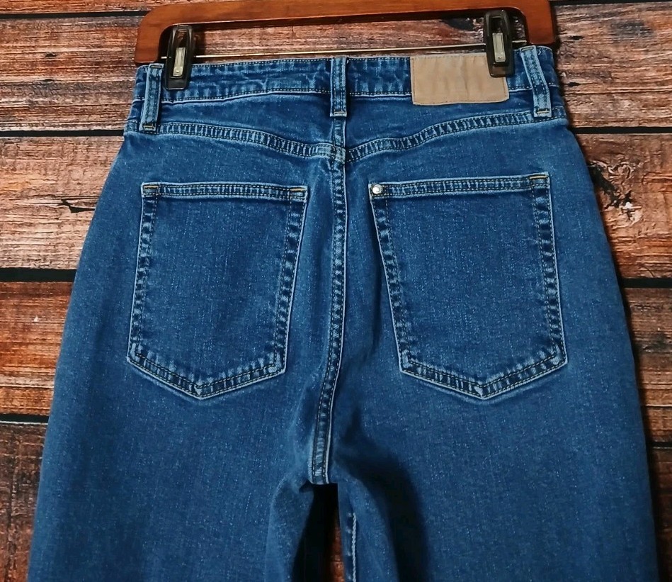H&M &Denim Jeans Size 6 Mom Ultra High Waist Button Fly Blue Denim Stretch Flaw thumbnail 7