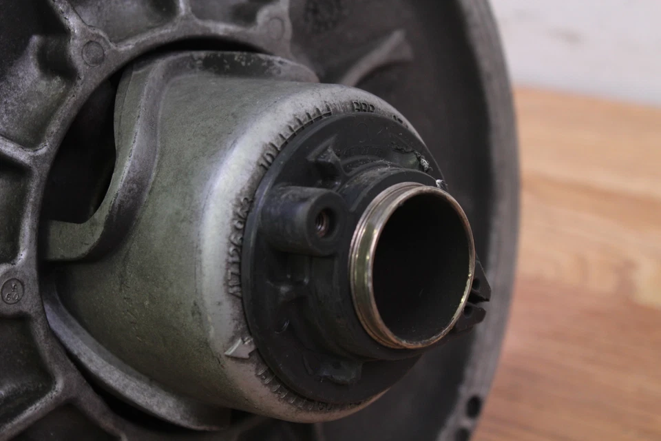 SKI-DOO Summit Everest 800R PTEK 2010 146" embrague/eje de gato accionado secundario Foto 3 de 4