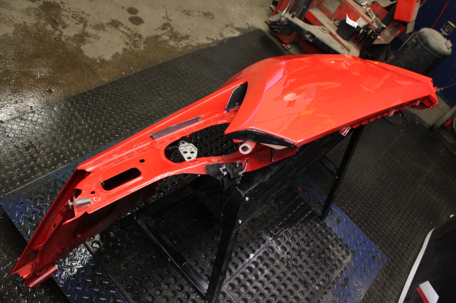 Lamborghini Huracan Coupe Right Quarter Panel RH 4T8809602E COLOR Z3M **DAMAGE**