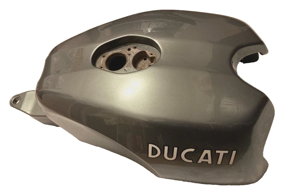 Tanque de gasolina Ducati plateado “verde” nacarado GT1000 2007 Sport Classic  Foto 2 de 4